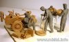 Master Box 3560 German motocycle repair team (1:35)